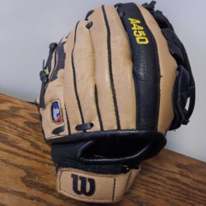 WILSON DEFENDER A450, T-BALL Glove, 9″